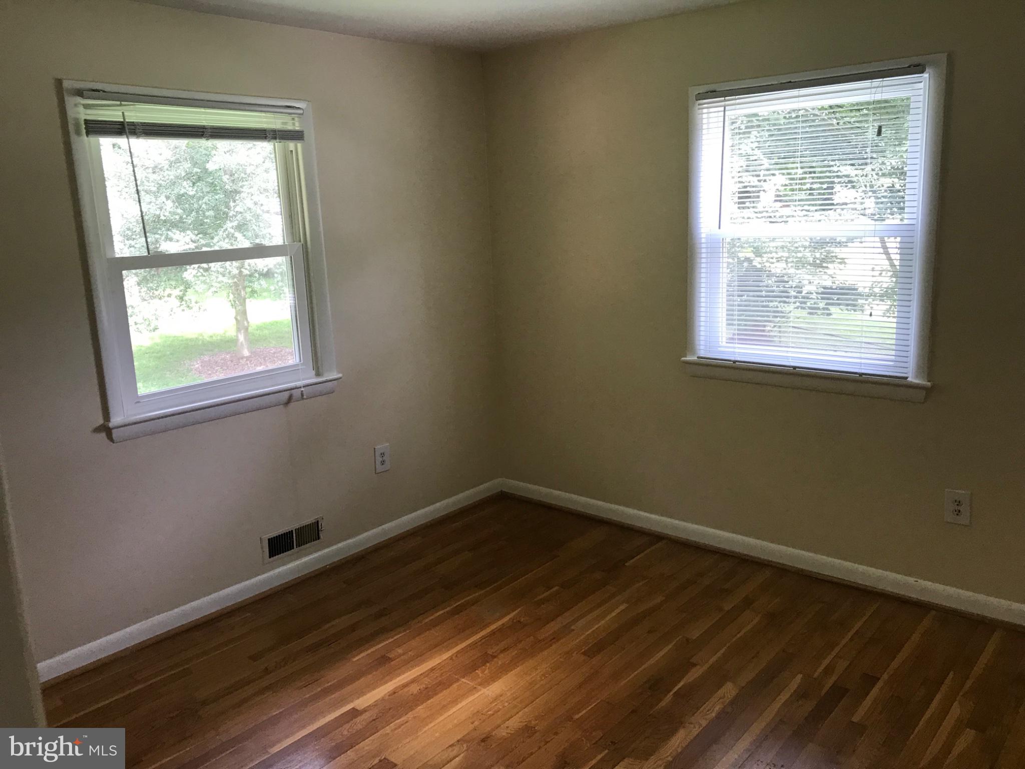 113 Kingsley Road Southwest Vienna, VA 22180 - Photo 15 of 34 Bright and airy room with natural light.