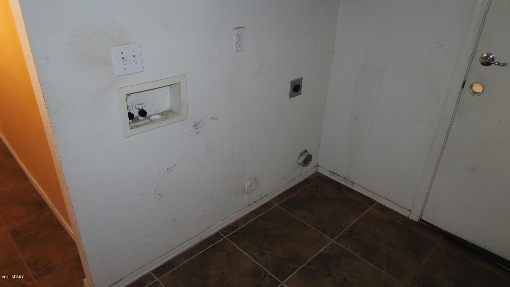11622 West Charter Oak Road El Mirage, AZ 85335 - Photo 14 of 17 Laundry Room