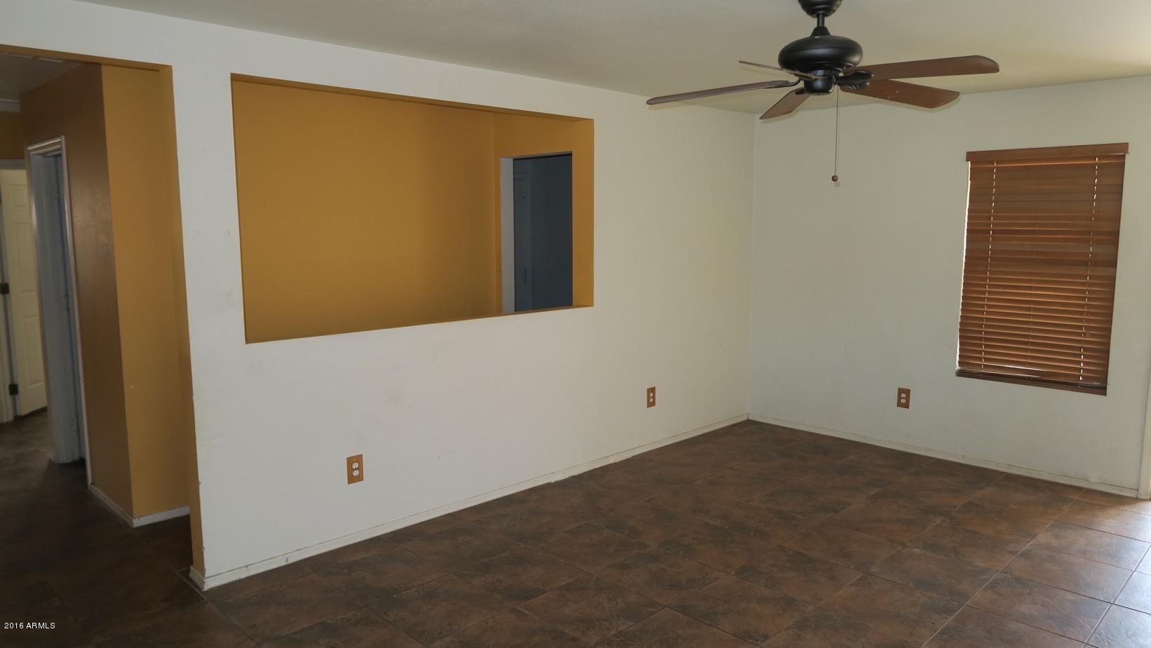 11622 West Charter Oak Road El Mirage, AZ 85335 - Photo 4 of 17 Great Room 2