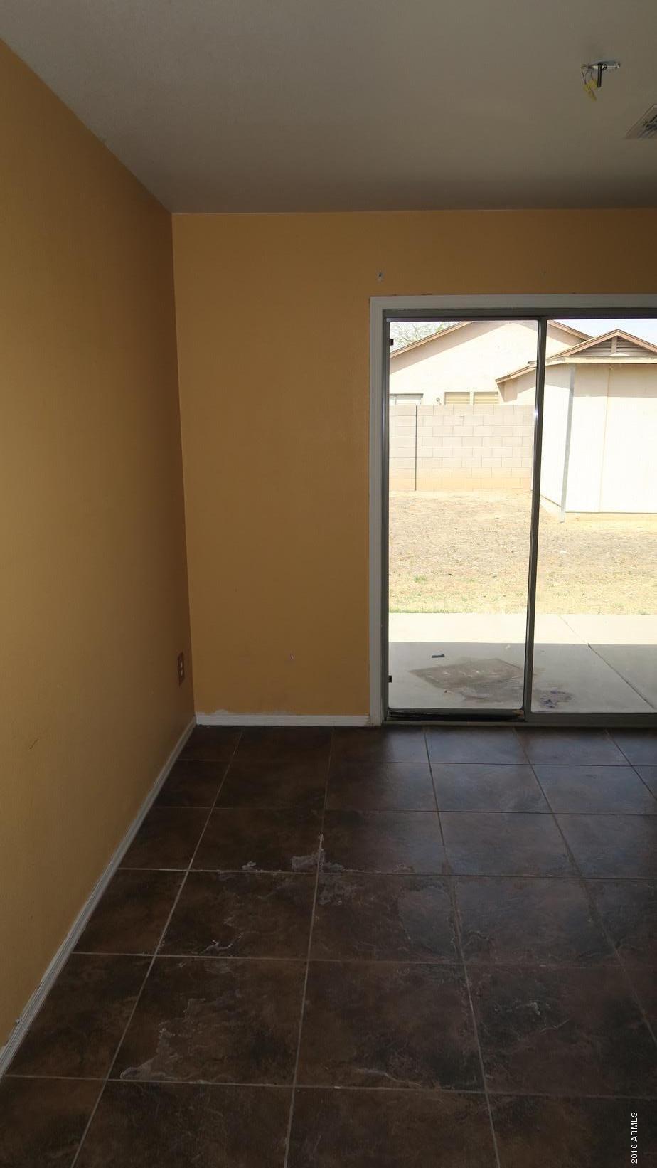 11622 West Charter Oak Road El Mirage, AZ 85335 - Photo 7 of 17 Eating Area