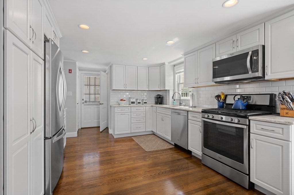 33 Leonard Road Melrose, MA 02176 - Photo 3 of 36 Gallery Image 3