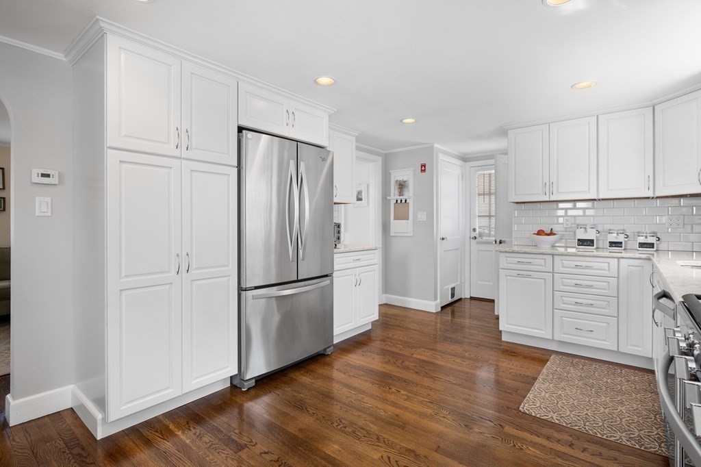 33 Leonard Road Melrose, MA 02176 - Photo 5 of 36 Gallery Image 5