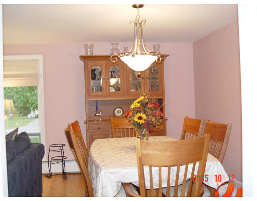 4 Amherst Road Andover, MA 01810 - Photo 3 of 5 Gallery Image 3