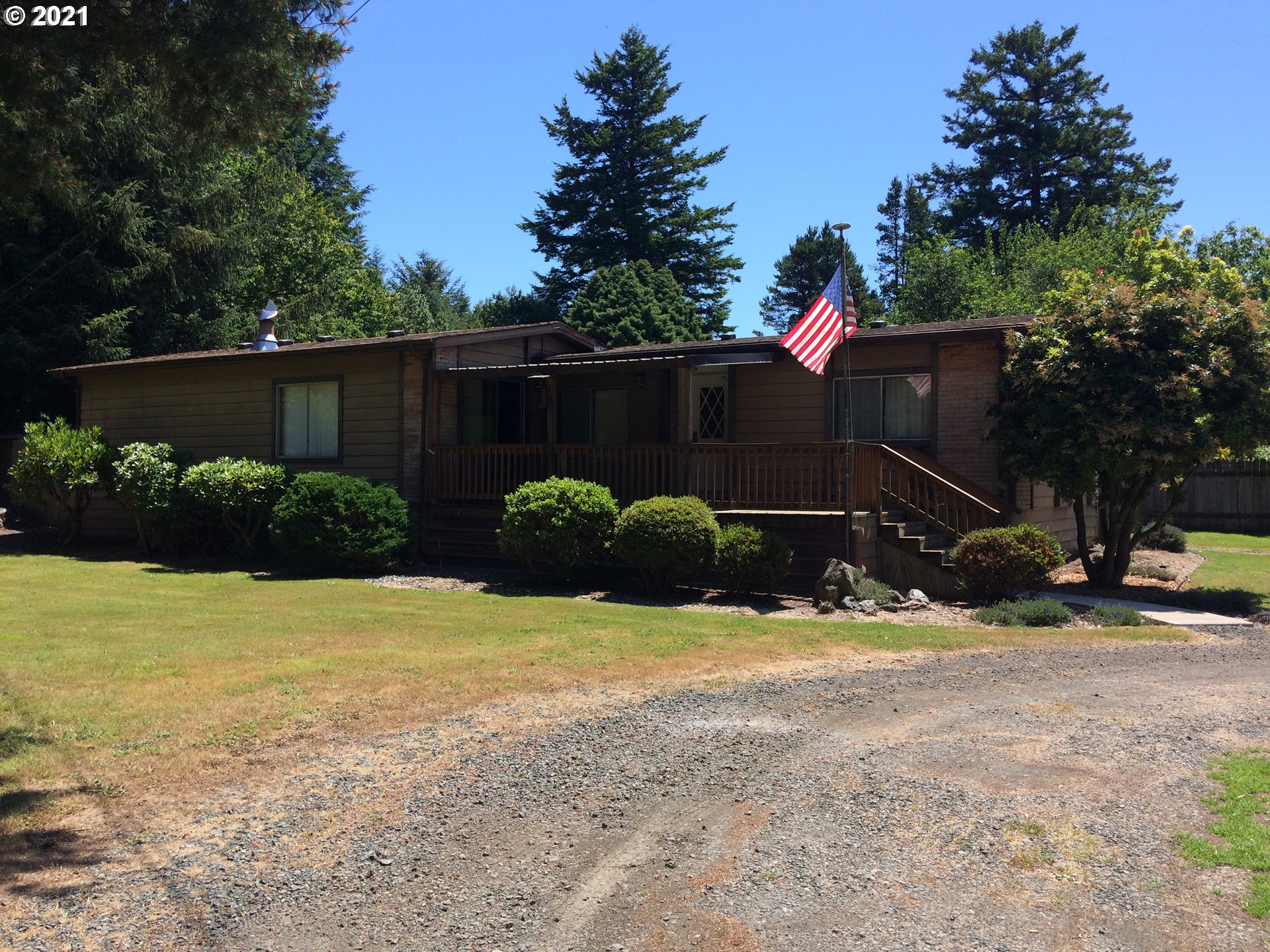 68775 Burgundy Road North Bend, OR 97459 - Photo 2 of 4 Gallery Image 2