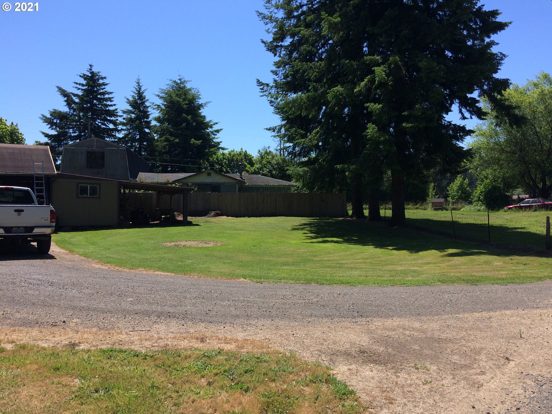 68775 Burgundy Road North Bend, OR 97459 - Photo 3 of 4 Gallery Image 3