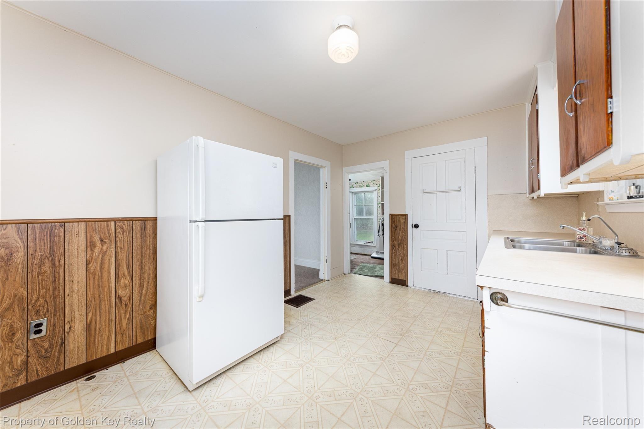 11560 Toma Road Pinckney, MI 48169 - Photo 10 of 17 Kitchen