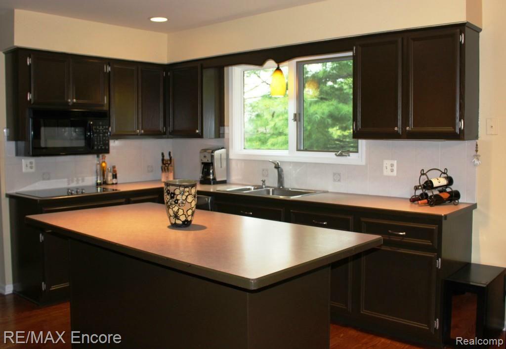 315 Rose Brier Drive Rochester Hills, MI 48309 - Photo 28 of 68
