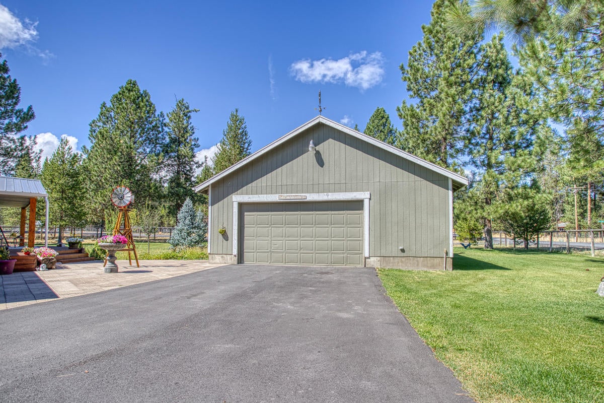 55915 Blue Eagle Road Bend, OR 97707 - Photo 3 of 31 Oversized 2 car garage