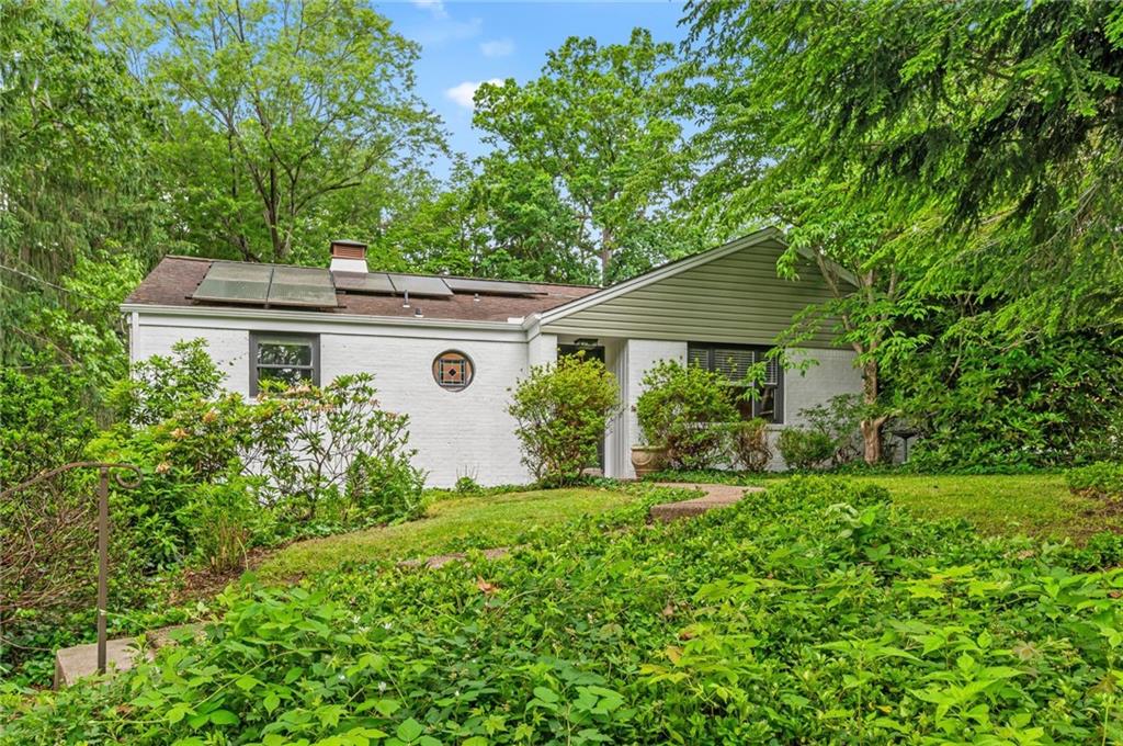 203 Rockingham Road Pittsburgh, PA 15238 - Photo 2 of 32 Gallery Image 2