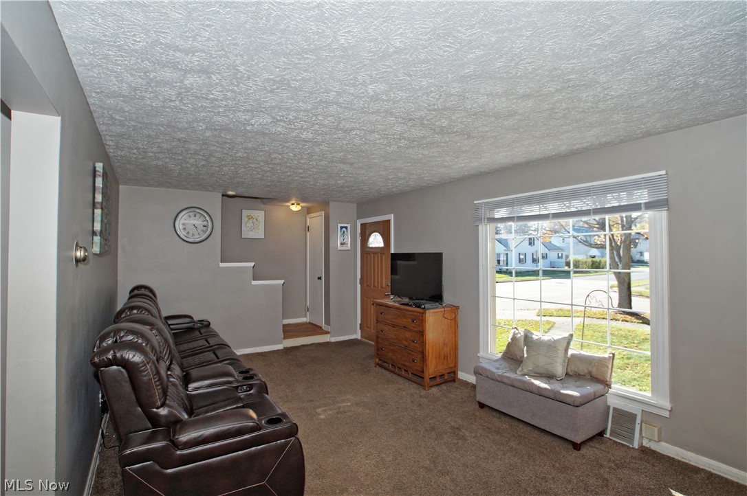 1165 Elmwood Road Cleveland, OH 44124 - Photo 13 of 32 Gallery Image 13