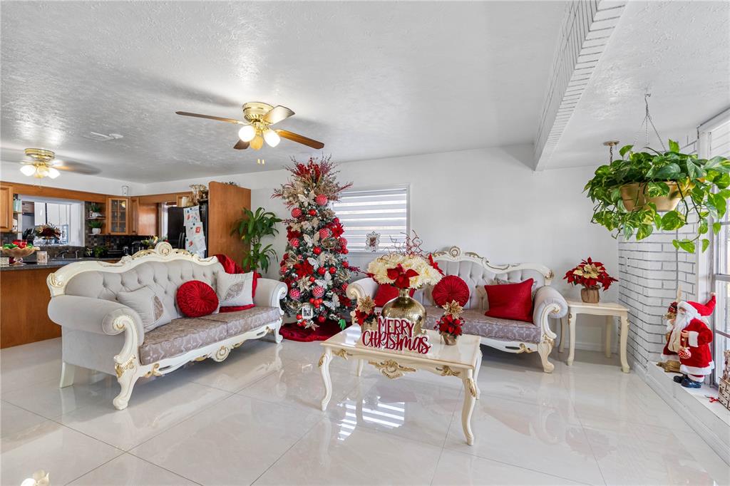 14450 Lancer Road Spring Hill, FL 34610 - Photo 19 of 46 a room with toys and flowers