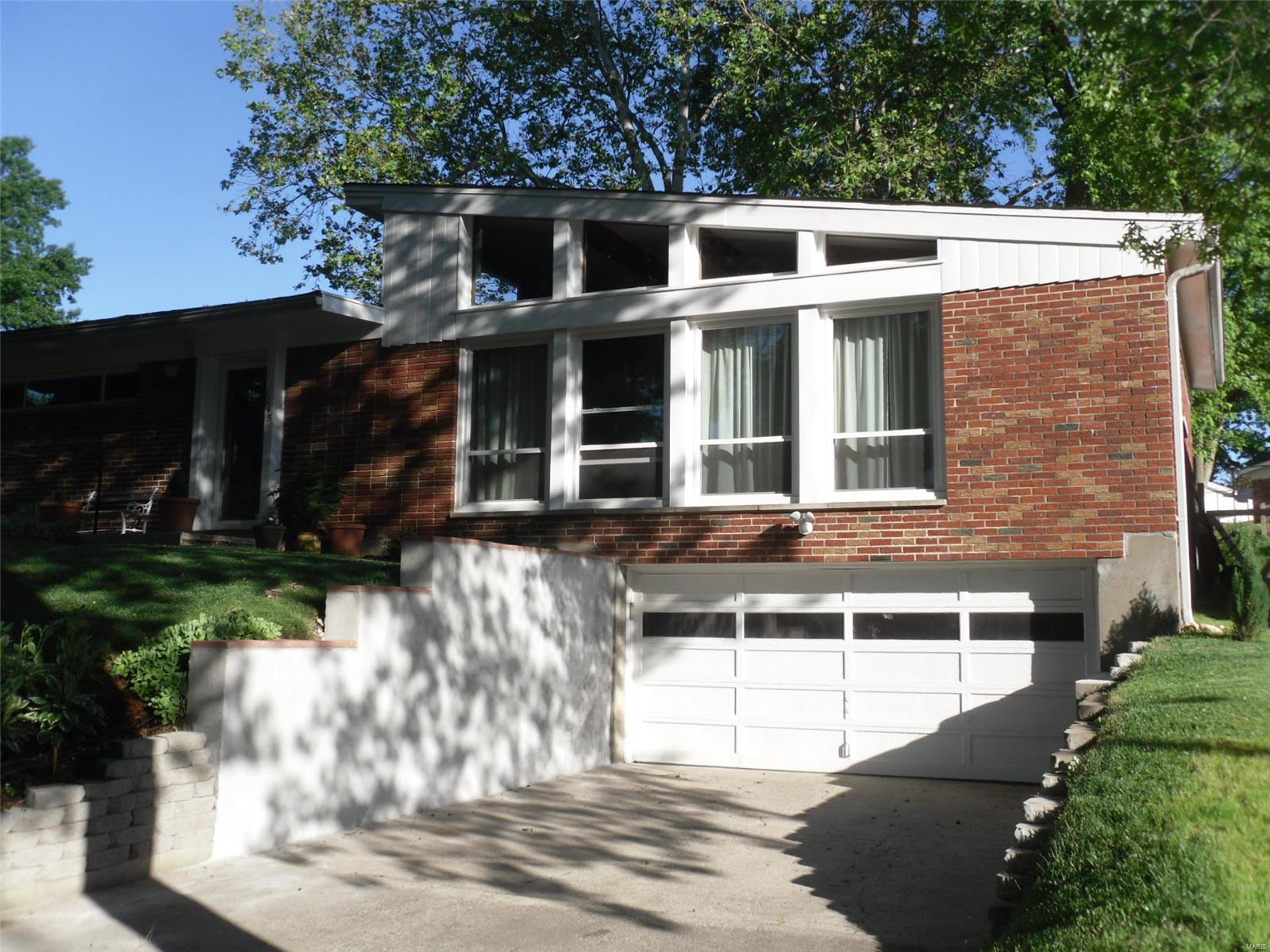 1045 Groby Road St. Louis, MO 63130 - Photo 2 of 41 Gallery Image 2