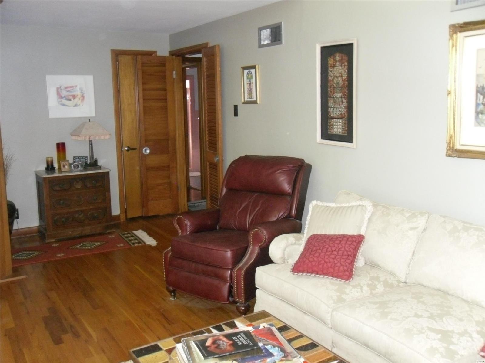 1045 Groby Road St. Louis, MO 63130 - Photo 12 of 41 Gallery Image 12