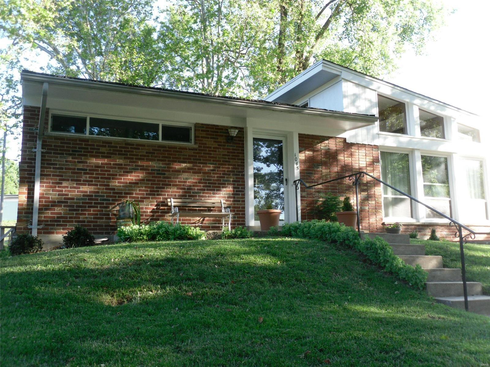1045 Groby Road St. Louis, MO 63130 - Photo 3 of 41 Gallery Image 3