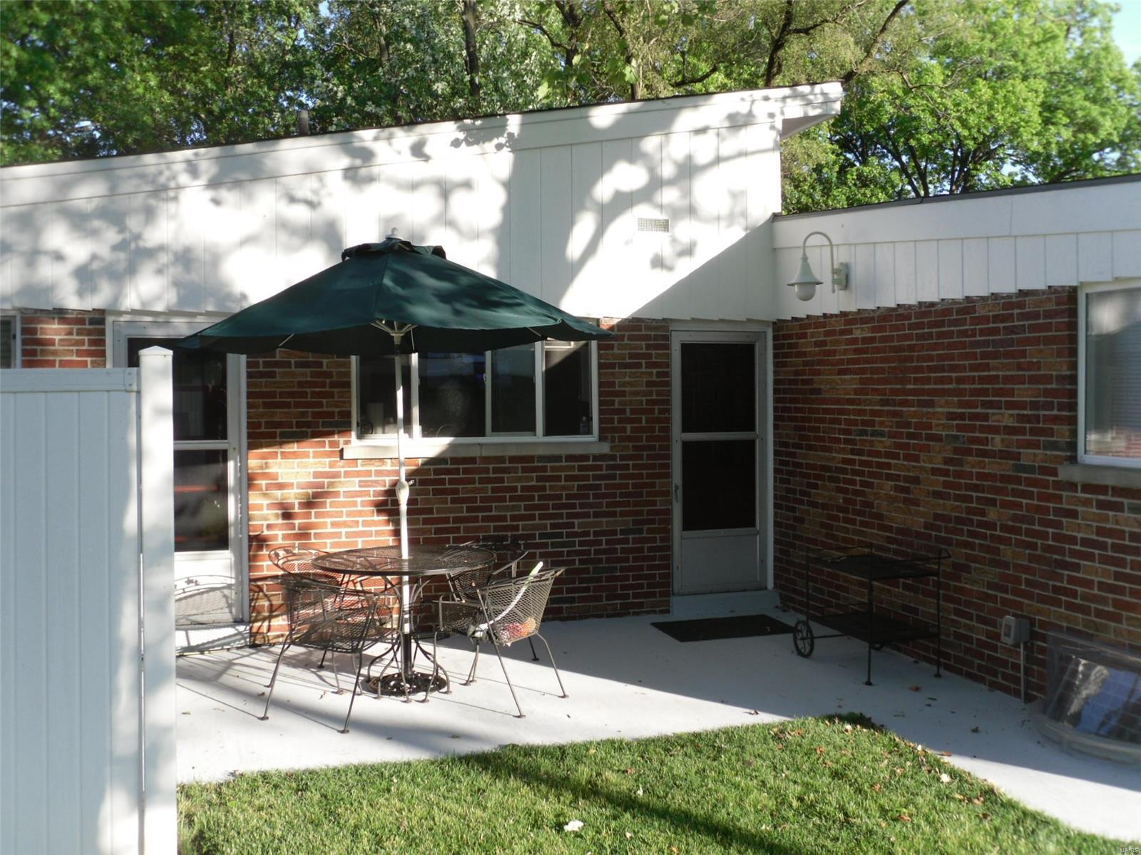 1045 Groby Road St. Louis, MO 63130 - Photo 5 of 41 Gallery Image 5