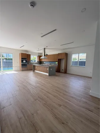 $16,000 | 1981 Southwest 33rd Avenue, Miami, FL 33145