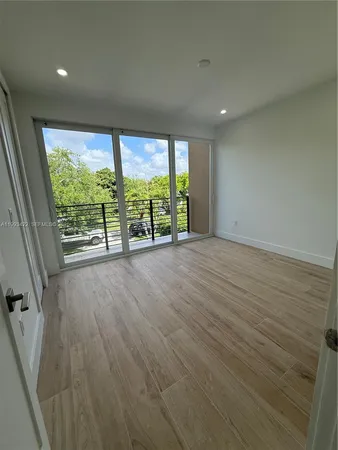 $16,000 | 1981 Southwest 33rd Avenue, Miami, FL 33145