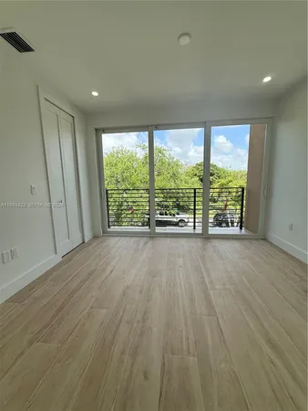 $16,000 | 1981 Southwest 33rd Avenue, Miami, FL 33145