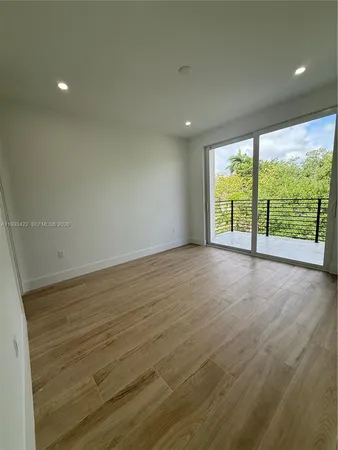 $16,000 | 1981 Southwest 33rd Avenue, Miami, FL 33145