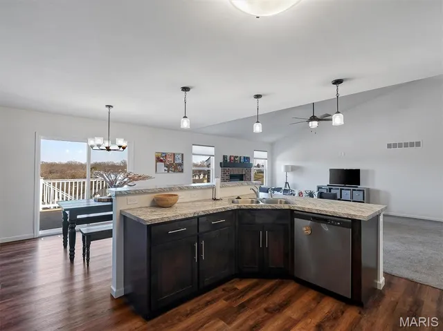 $380,000 | 1833 Sunset Ridge, Festus, MO 63028