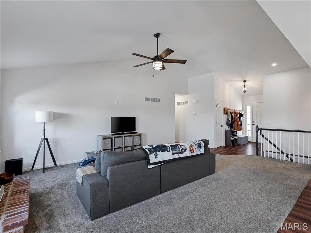 1833 Sunset Ridge Festus, MO 63028 - Photo 2 of 32