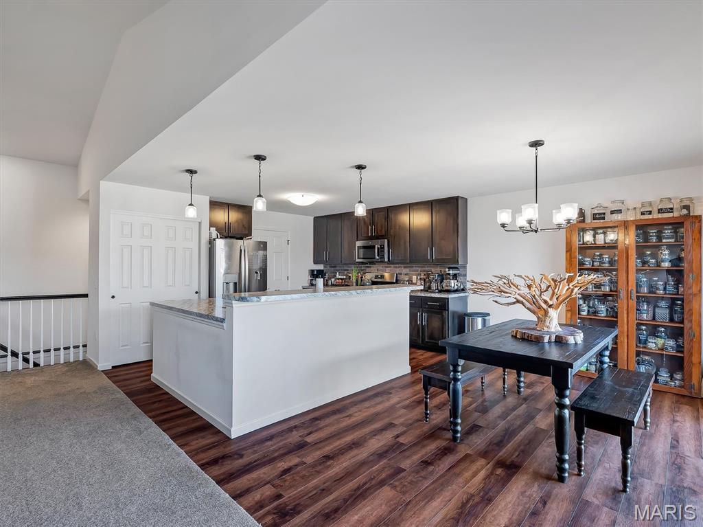 1833 Sunset Ridge Festus, MO 63028 - Photo 10 of 32