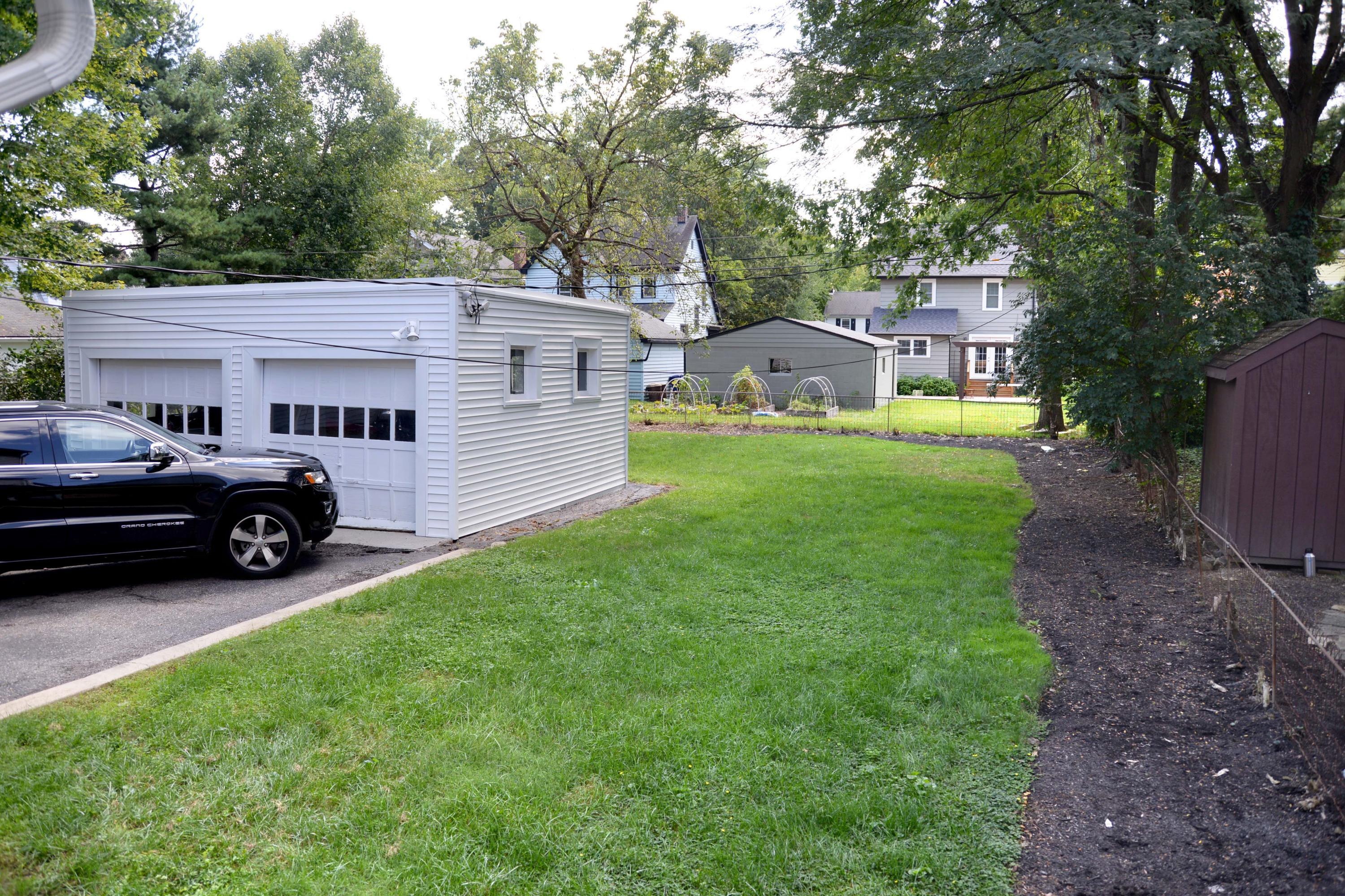 185 Brevoort Road Columbus, OH 43214 - Photo 12 of 49 Gallery Image 12