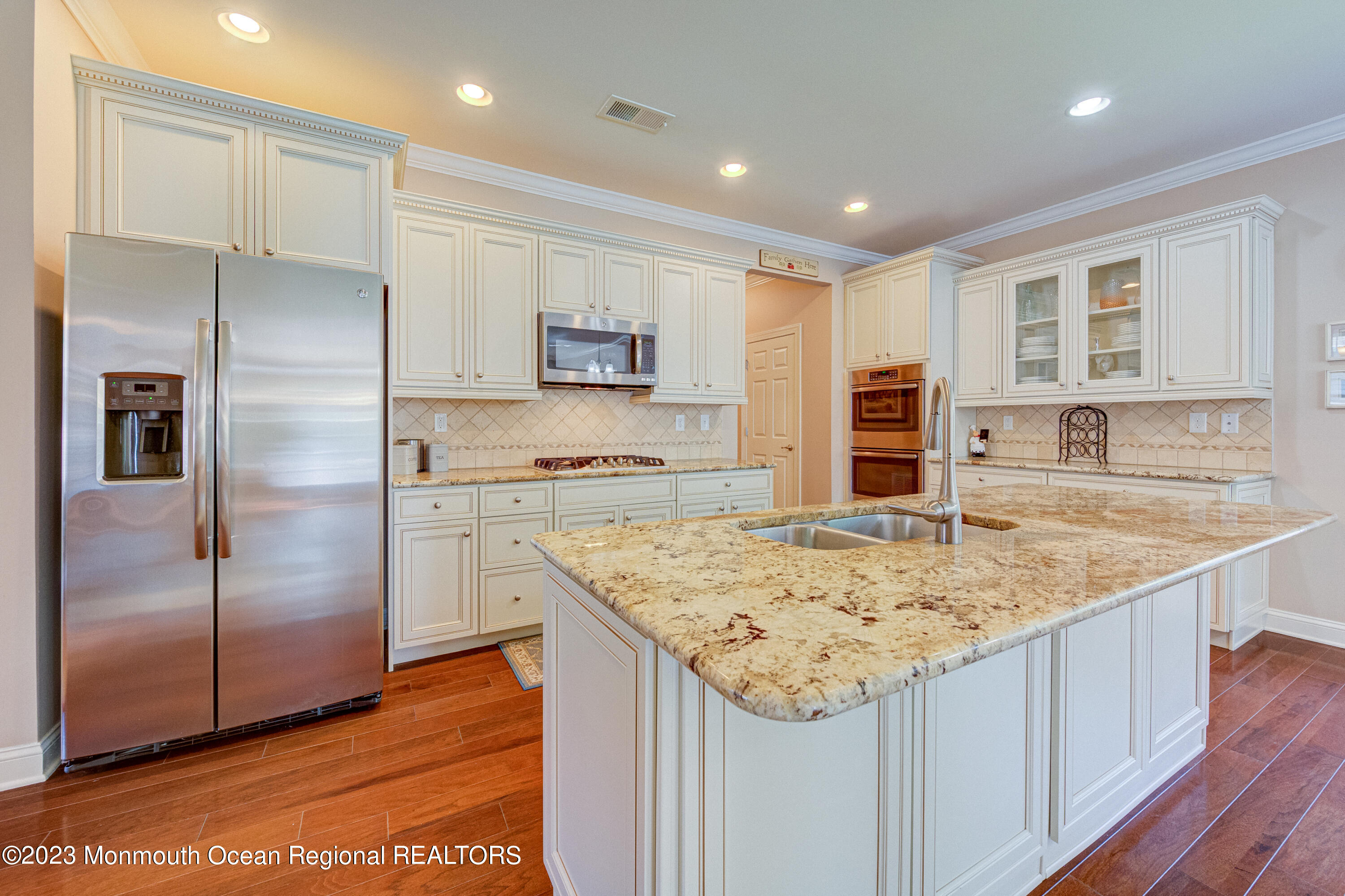 15 Comtois Road Manalapan, NJ 07726 - Photo 24 of 42 15_Comtois_Road027