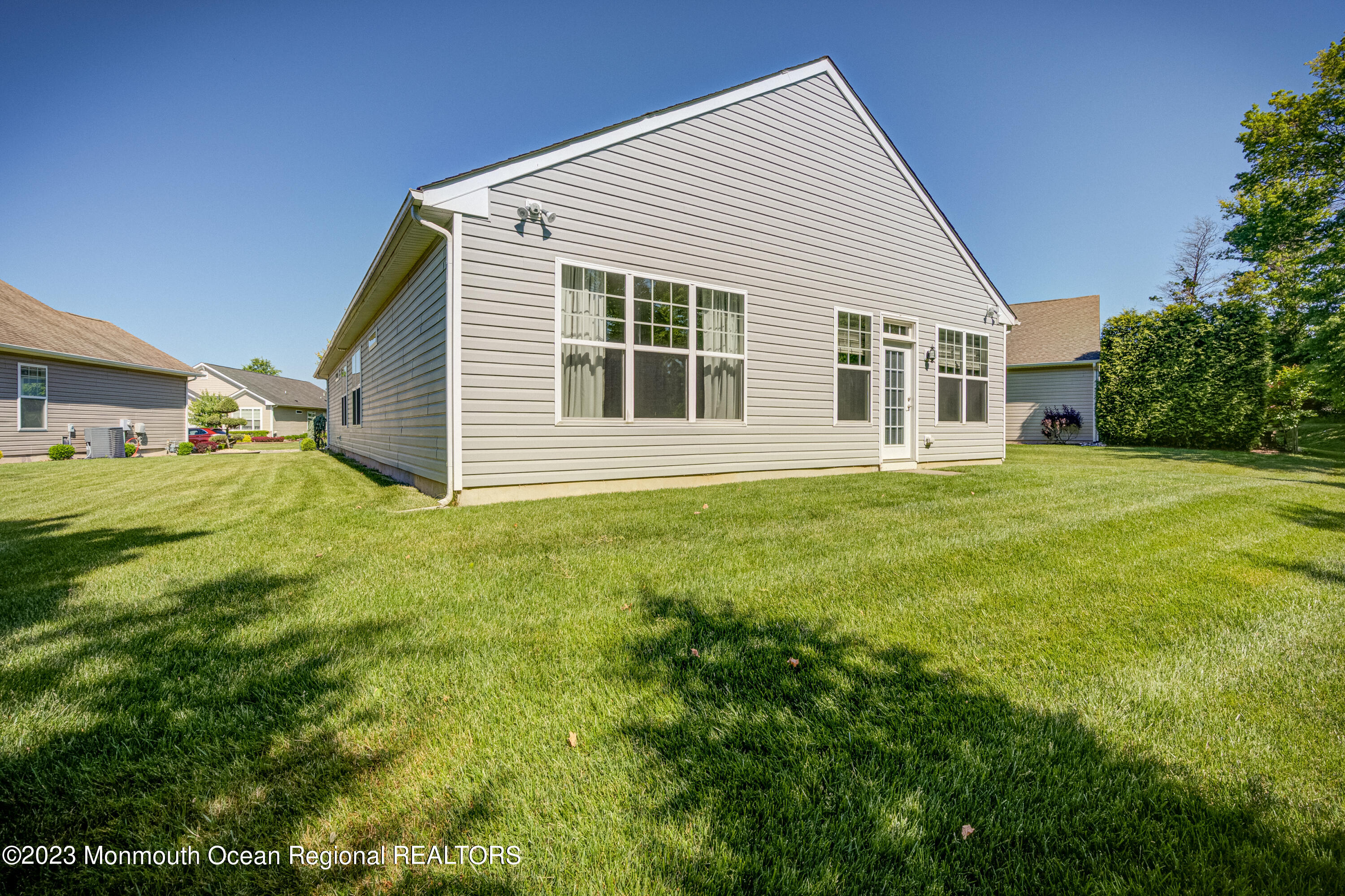 15 Comtois Road Manalapan, NJ 07726 - Photo 32 of 42 15_Comtois_Road008