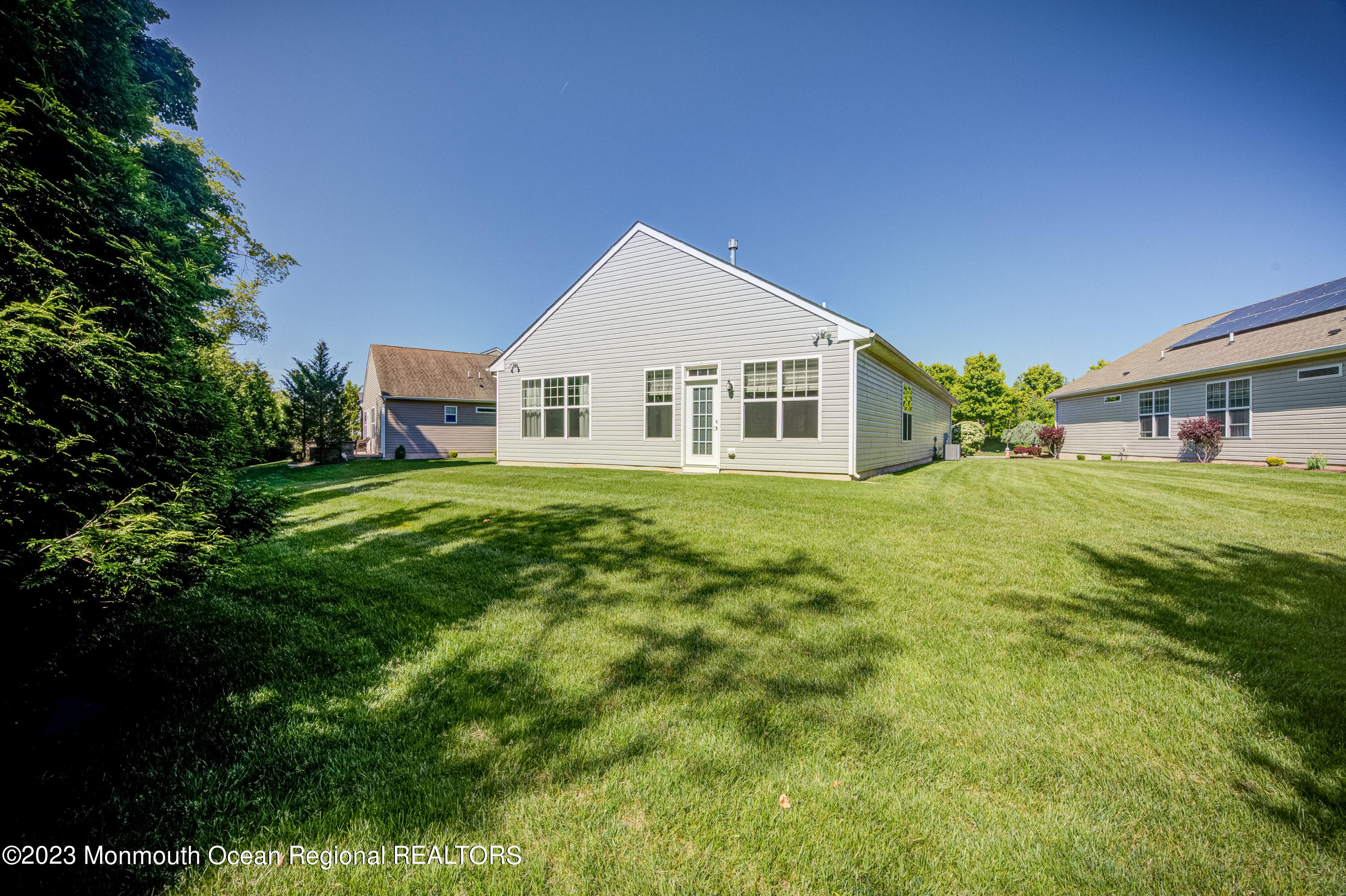 15 Comtois Road Manalapan, NJ 07726 - Photo 33 of 42 15_Comtois_Road007