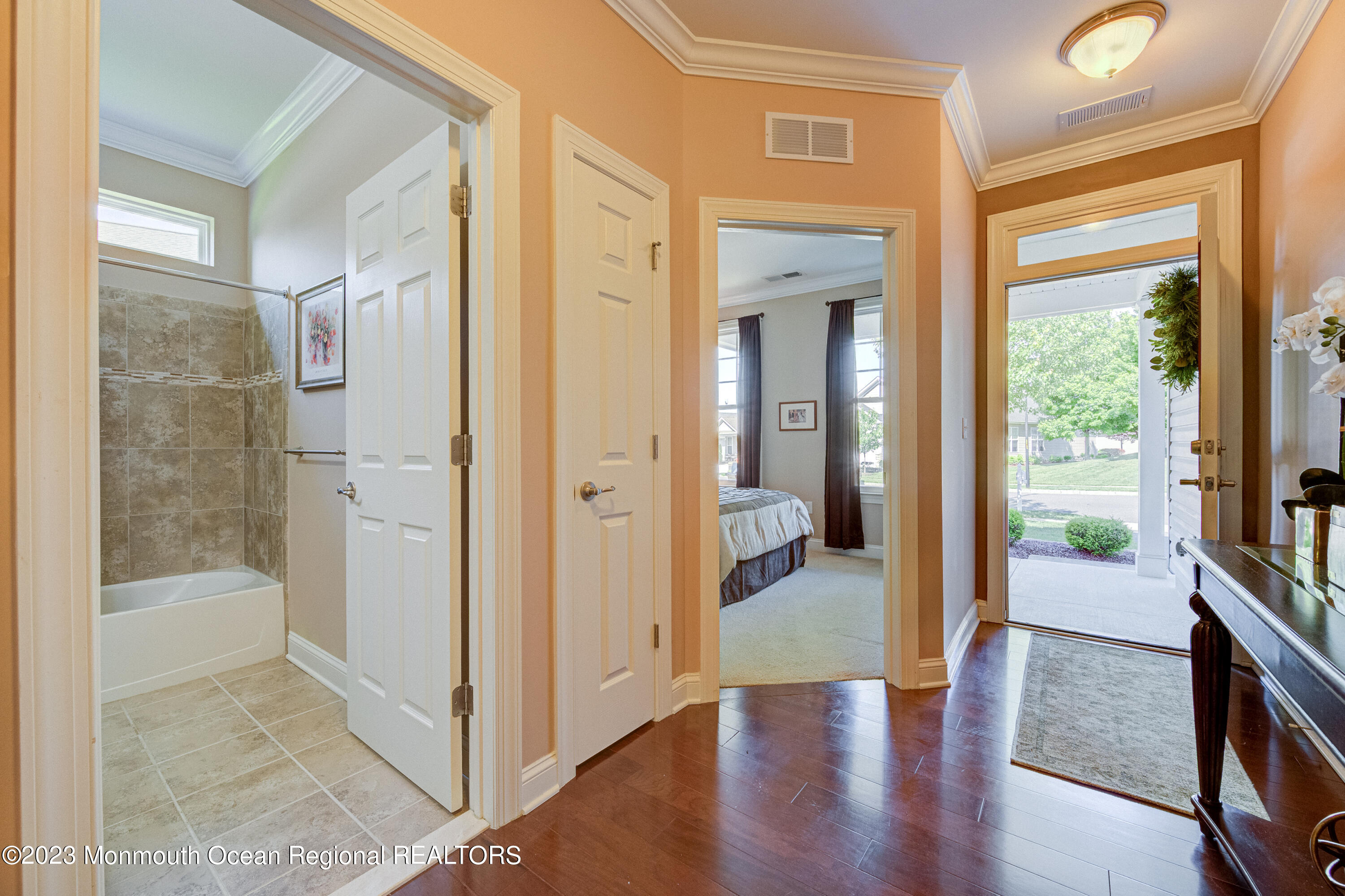 15 Comtois Road Manalapan, NJ 07726 - Photo 8 of 42 15_Comtois_Road010