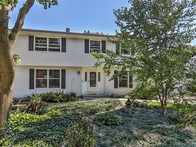 895 Ruth Drive Elgin, IL 60123 - Photo 1 of 20