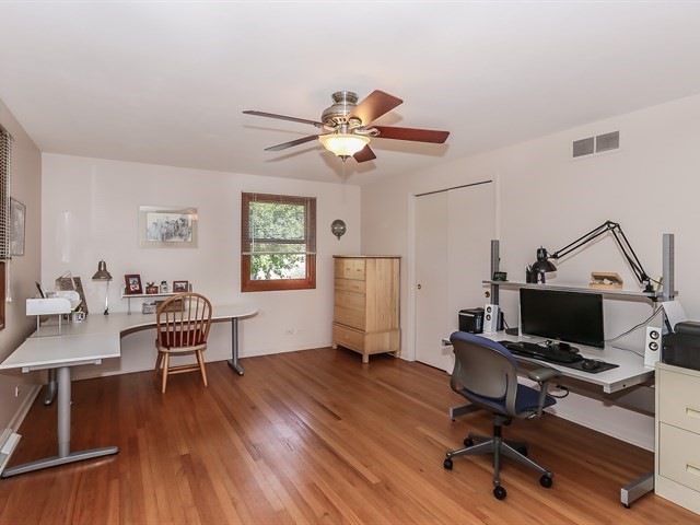 895 Ruth Drive Elgin, IL 60123 - Photo 15 of 20