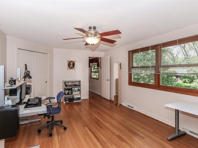 895 Ruth Drive Elgin, IL 60123 - Photo 16 of 20