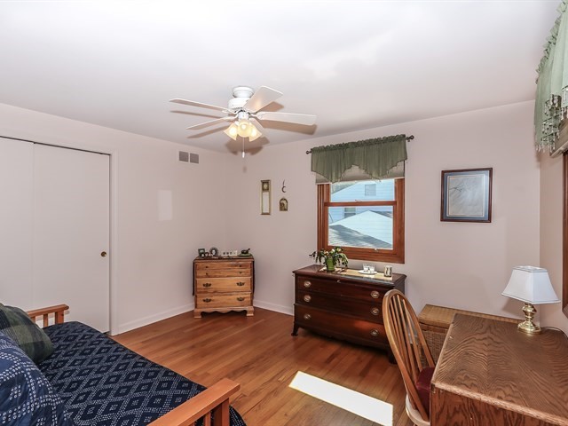 895 Ruth Drive Elgin, IL 60123 - Photo 17 of 20