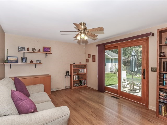 895 Ruth Drive Elgin, IL 60123 - Photo 8 of 20