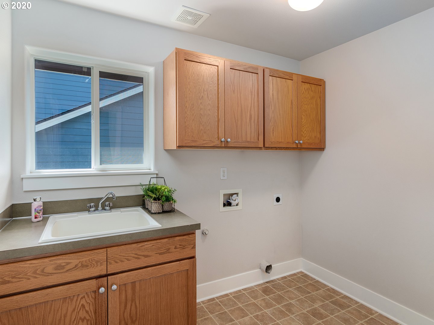 100 Southwest 167th Avenue Beaverton, OR 97006 - Photo 27 of 30