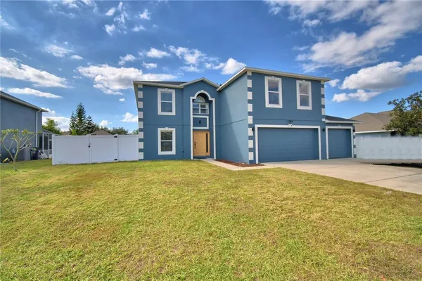 a house view with a outdoor space