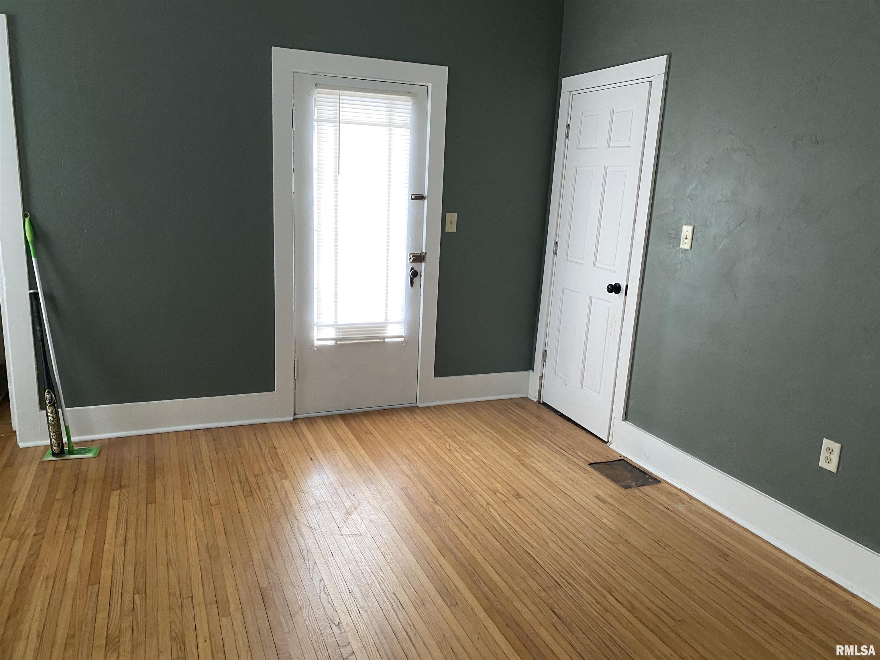 312 North 2nd Avenue Canton, IL 61520 - Photo 24 of 37