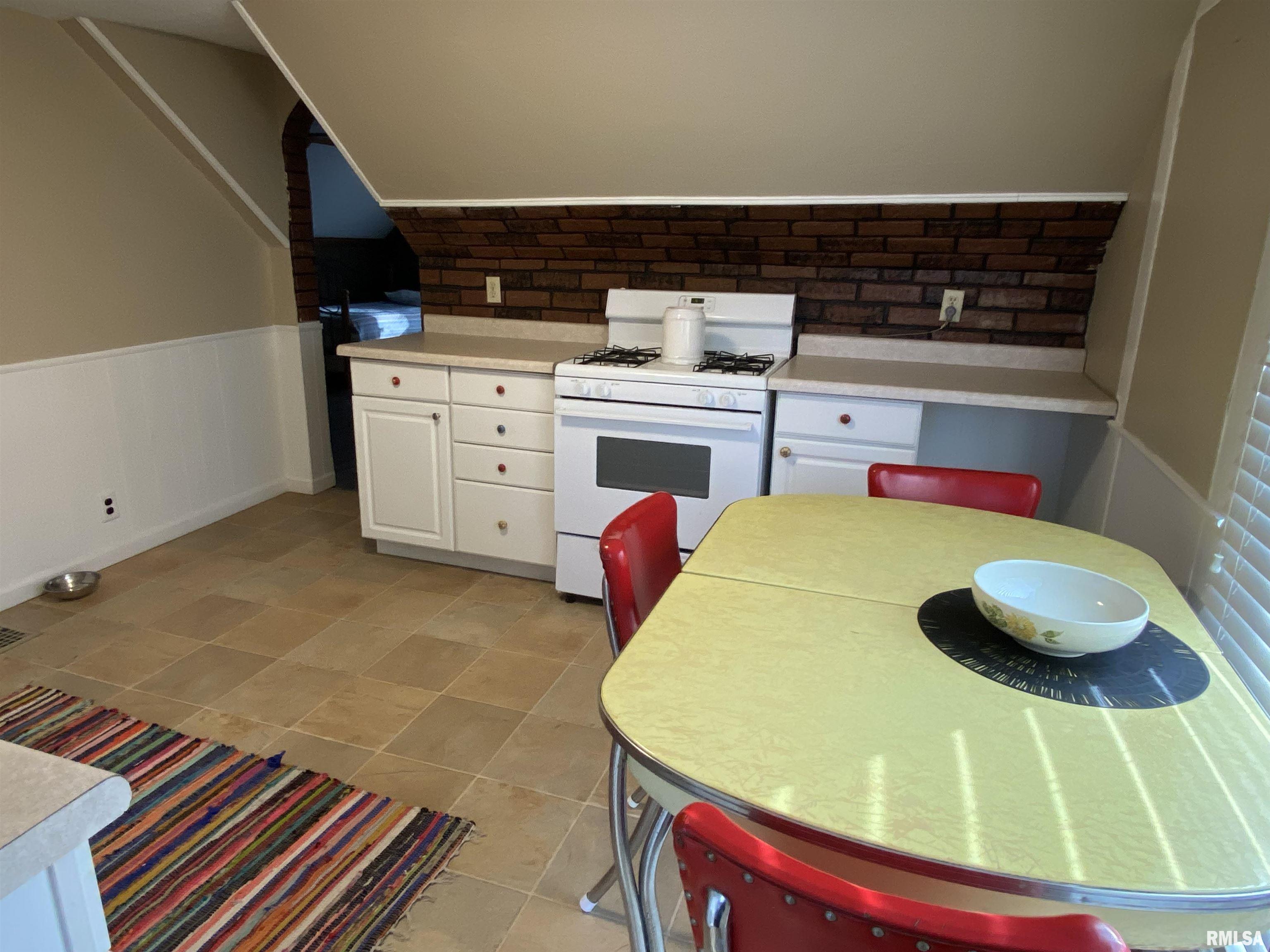 312 North 2nd Avenue Canton, IL 61520 - Photo 32 of 37