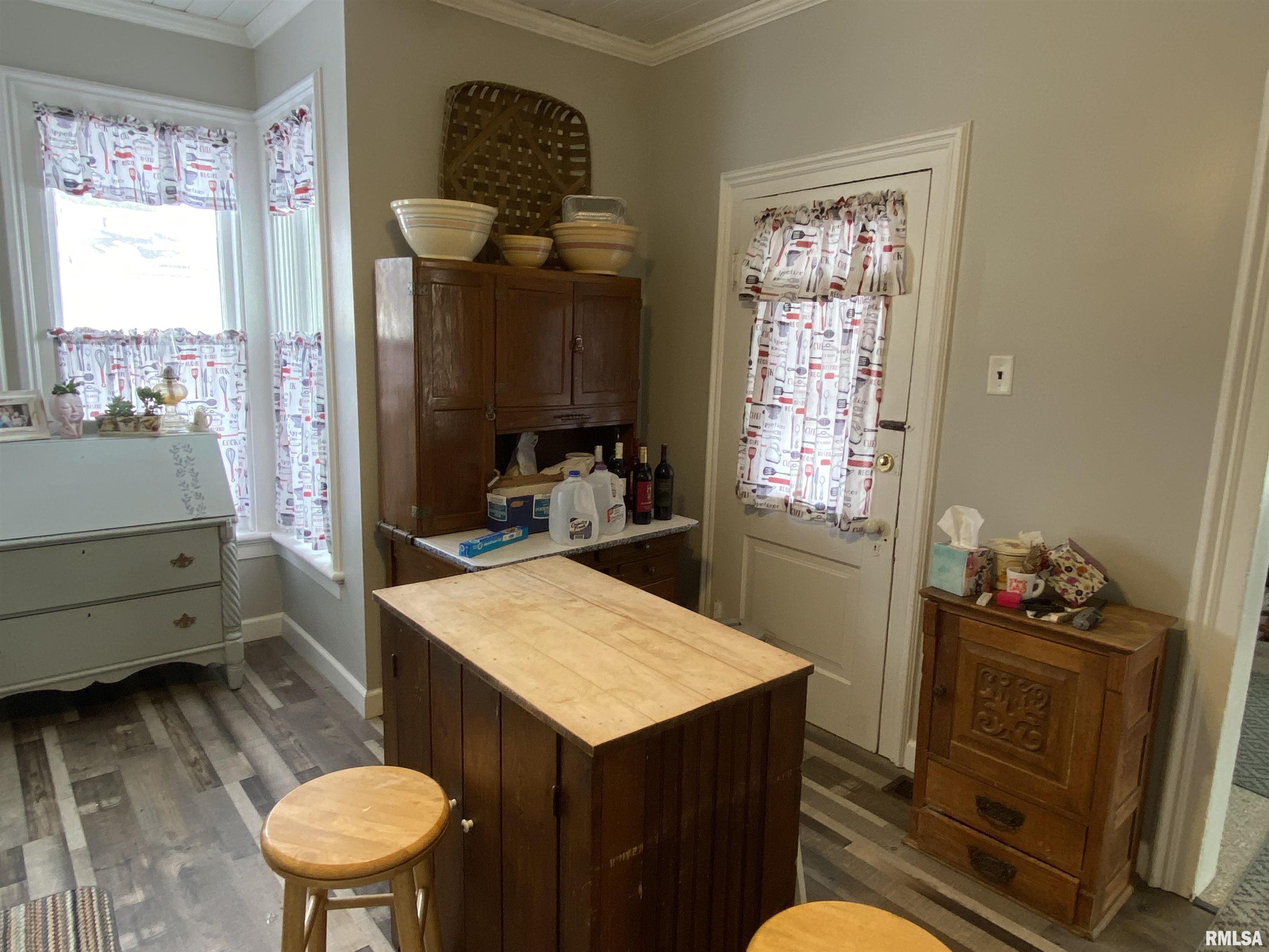 312 North 2nd Avenue Canton, IL 61520 - Photo 10 of 37