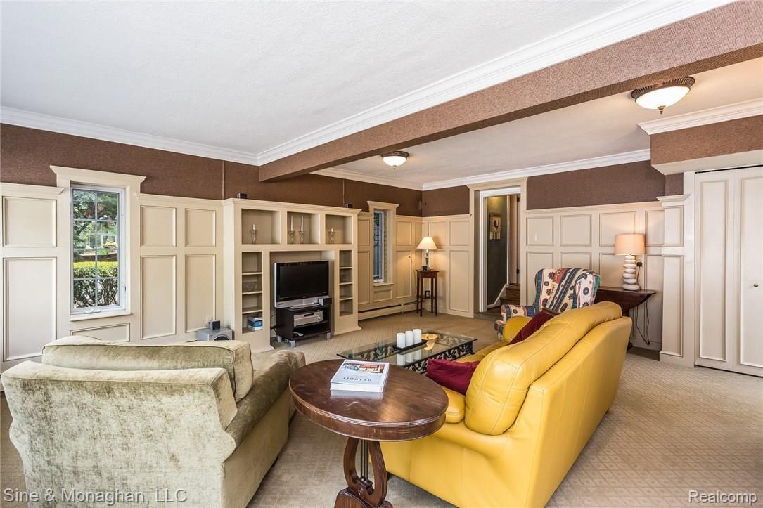 214 Merriweather Road Grosse Pointe, MI 48236 - Photo 19 of 85 022-Garden_Room-4152991-medium.jpg