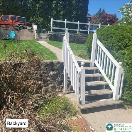 $2,400 | 440 New Street, Freemansburg, PA 18017