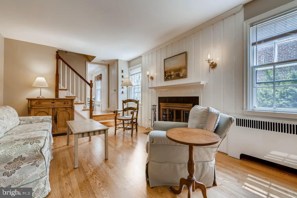 4409 Sedgwick Road Baltimore, MD 21210 - Photo 2 of 22 Living Room