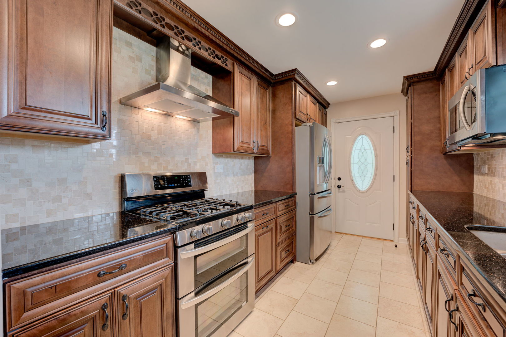 205 Albert Terrace Wheeling, IL 60090 - Photo 11 of 24