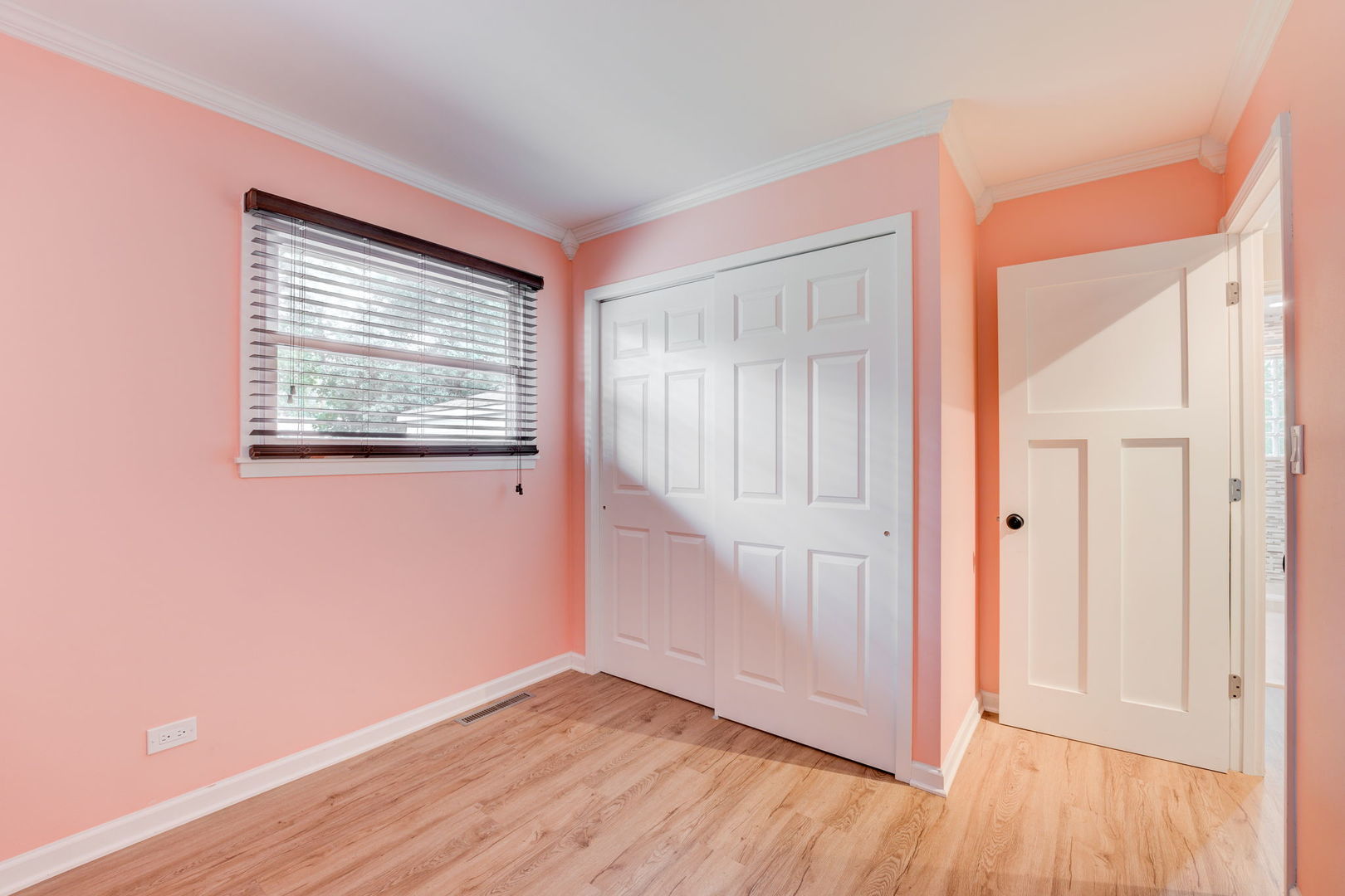 205 Albert Terrace Wheeling, IL 60090 - Photo 16 of 24