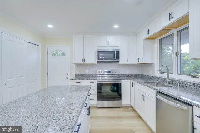 $375,000 | 9708 Martinsburg Road, Hedgesville, WV 25427