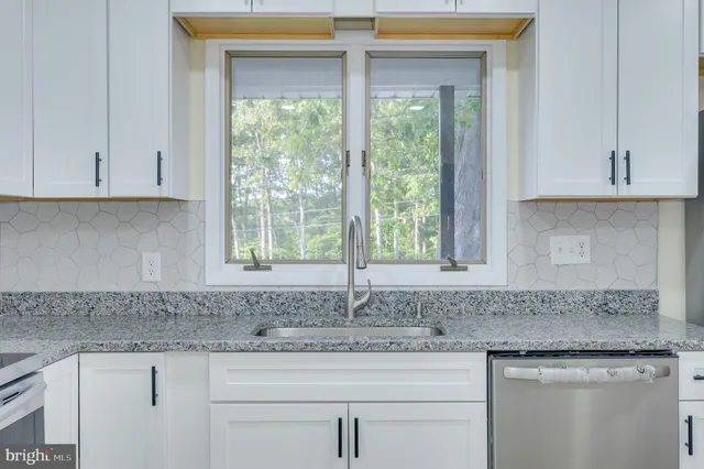 $375,000 | 9708 Martinsburg Road, Hedgesville, WV 25427