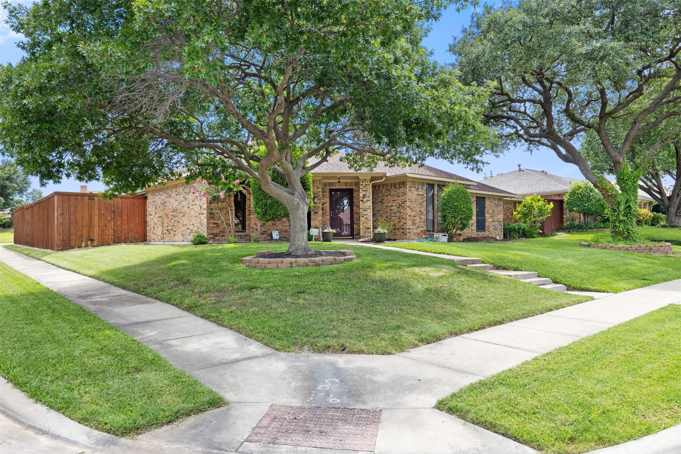 2112 Hunters Ridge Carrollton, TX 75006 - Photo 5 of 36