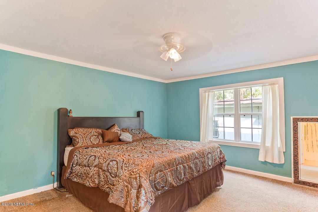 1004 Colley Road Starke, FL 32091 - Photo 12 of 34 Ceiling Fans-High Ceilings